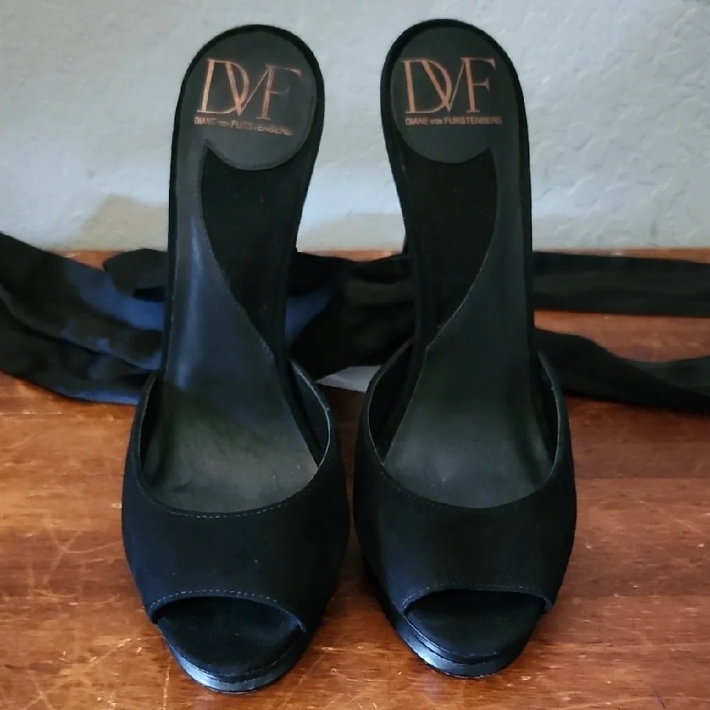 DVF Eva Ballerina Open Toe Ribbon Black Size 8M
